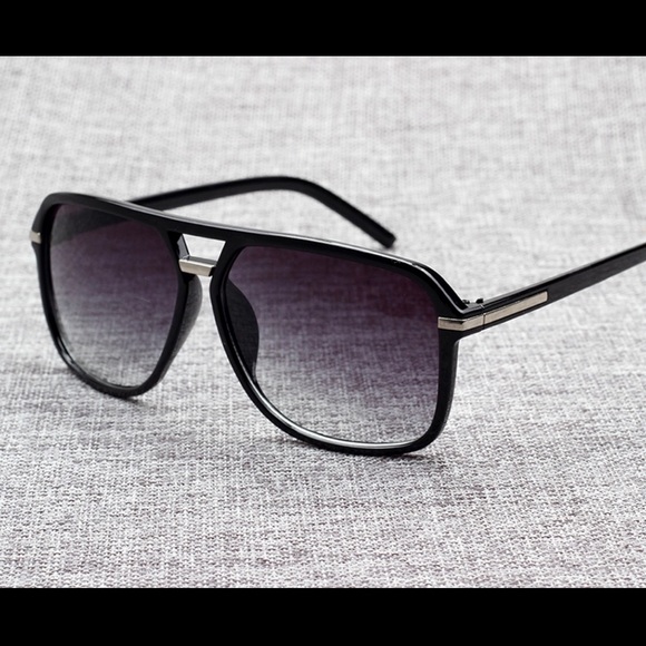 NEW Black Fashion Sunglasses - LAST PAIR - Picture 2 of 3